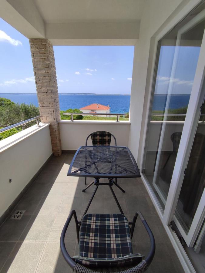 House Natali 70M From The Beach - Free Ev Top Up Rtina Luaran gambar