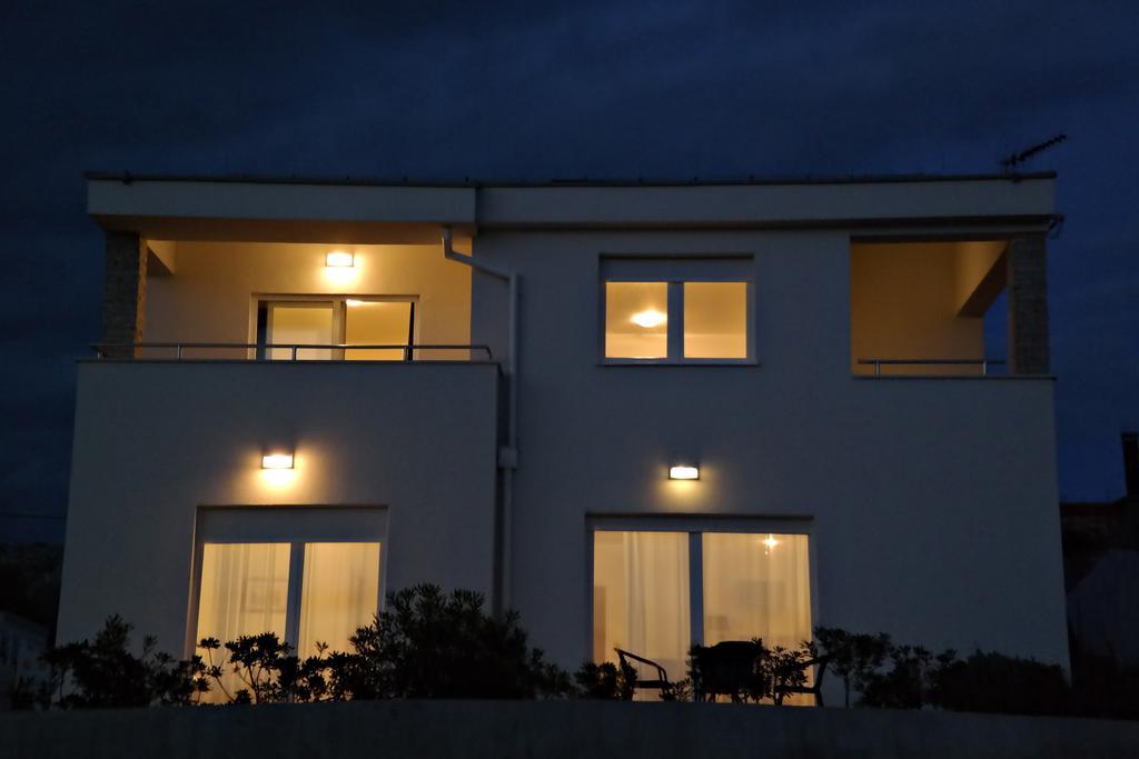 House Natali 70M From The Beach - Free Ev Top Up Rtina Luaran gambar