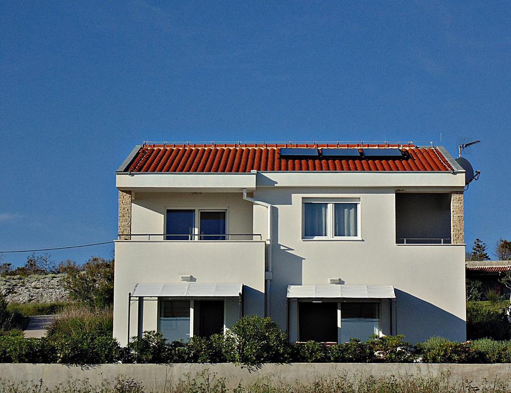 House Natali 70M From The Beach - Free Ev Top Up Rtina Luaran gambar