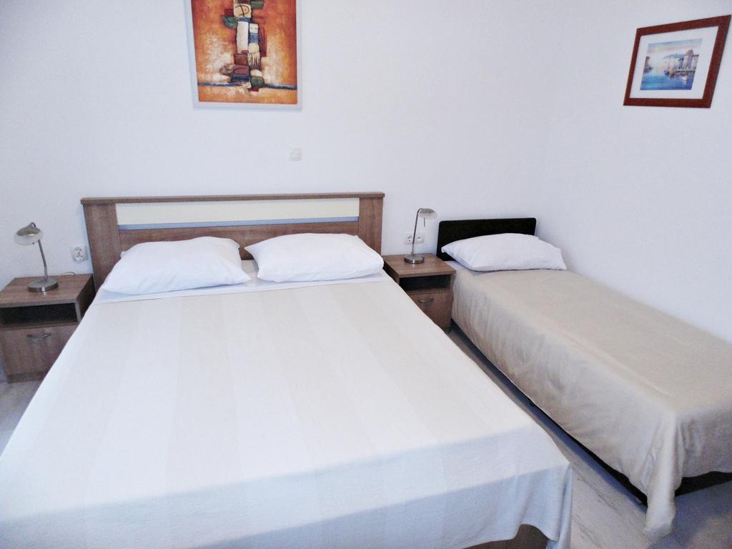 House Natali 70M From The Beach - Free Ev Top Up Rtina Luaran gambar