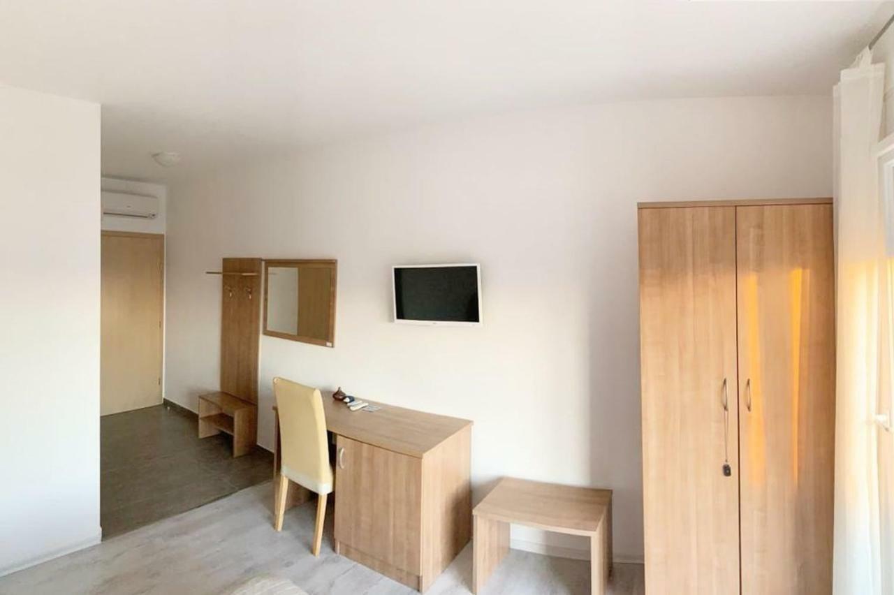 House Natali 70M From The Beach - Free Ev Top Up Rtina Luaran gambar